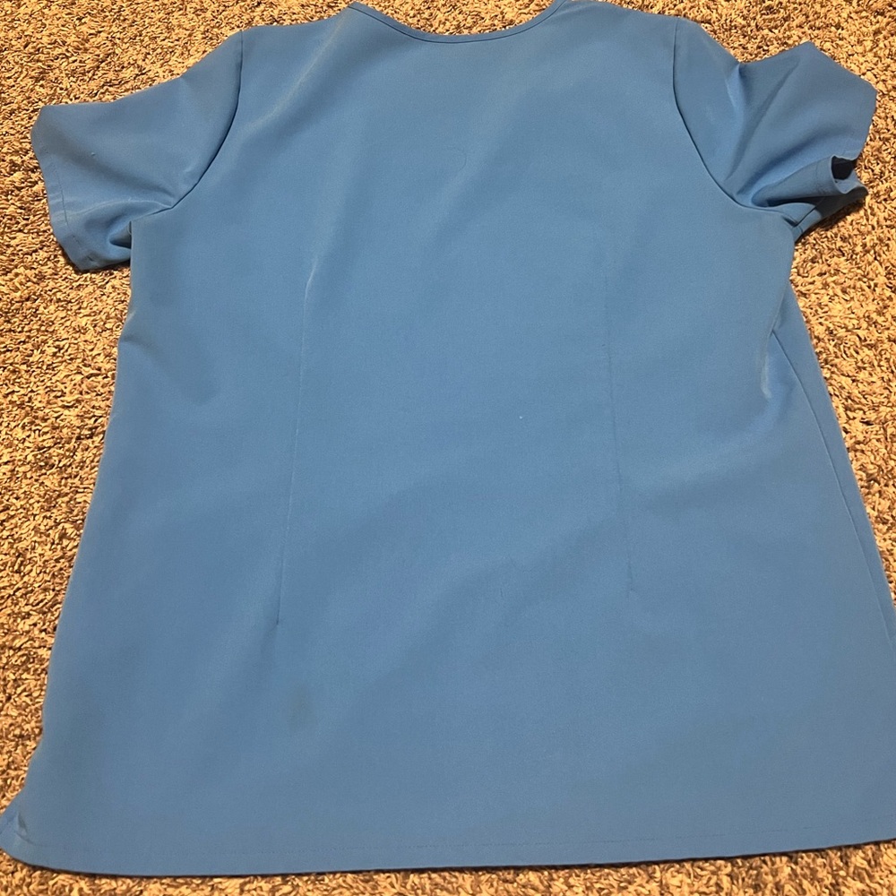 FIGS SCRUB TOP - Picture 3 of 4